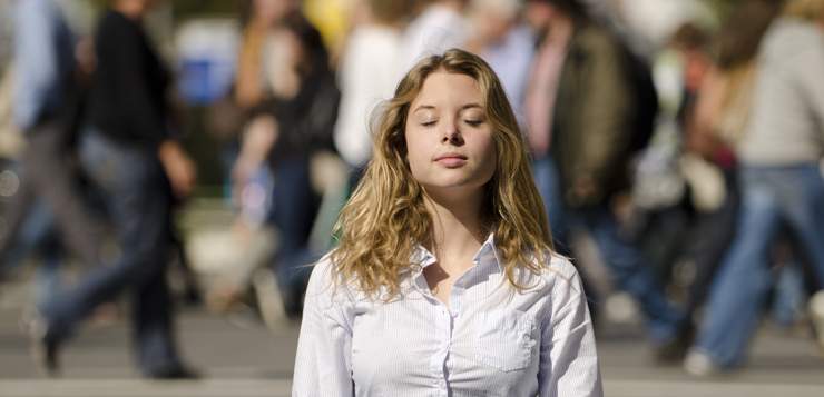 how to meditate in a noisy environment